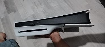 sony zet 5: CD girişi də var üstündə 1 ədəd pult Dual Sense( içində çıxandan əlavə — 5