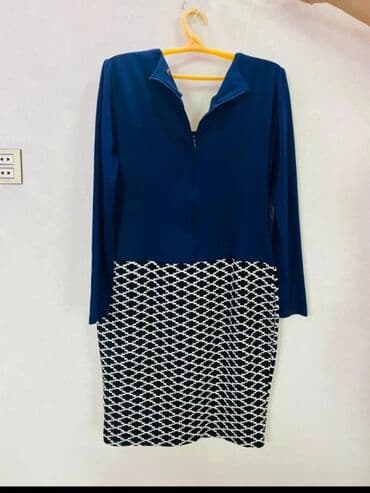 qadın ucun donlar: Bu zərif qadın donu, tünd göy rəngli üst hissəsi və ağ-qara həndəsi — 3