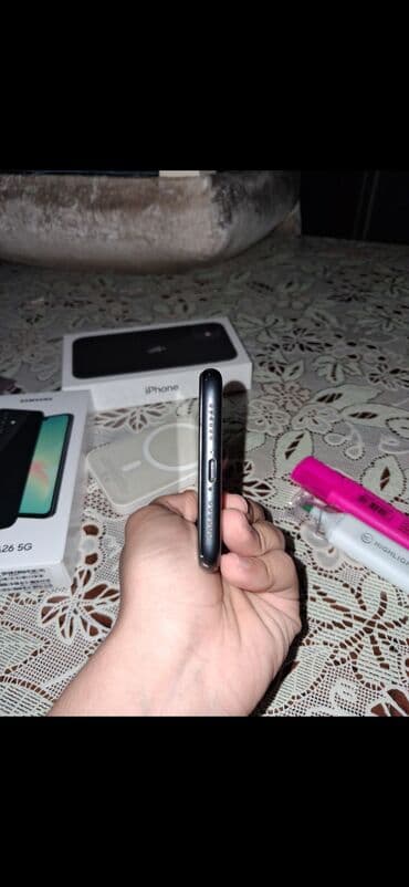 сколько стоит использованный айфон 11: IPhone 11, Черный — 3