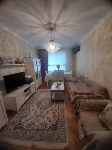 8 ci mikrorayon 3 otaqli evler: Bakı, Qaraçuxur qəs., 4 otaqlı, Köhnə tikili, m. Xalqlar Dostluğu, 100 kv. m — 1