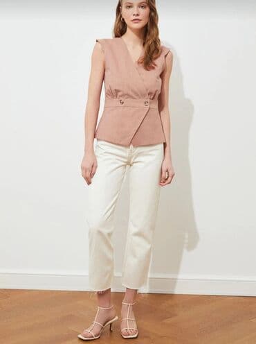 arba wardat qiymeti: Bluzlar - Rəng: saf ağ - Model: uzunqol, düyməli, yüngül dar kəsim - — 10