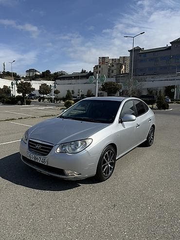 audi a5: Hyundai Elantra sedan – gümüş rəngdə, kompakta yaxın ölçülü şəhər və — 5