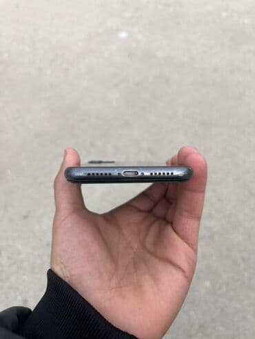 samsung s4 mini satilir: IPhone 11, Qara, Face ID — 9