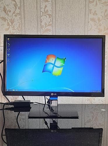 LG Flatron LED monitor - Ekran ölçüsü: təxminən 22" (geniş ekran) -