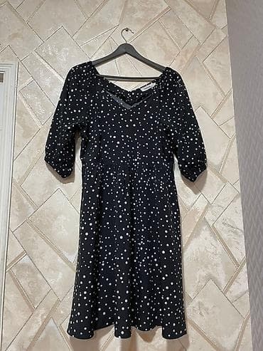 alt pal: Qadın geyimləri seti – 4 ədəd 1) Zərli dekorlu don - Üst hissə: qara — 2