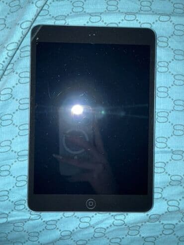 Kompüter, noutbuk və planşetlər: Apple iPad (qara, kompakt ölçü) — 2