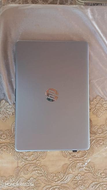 Model: HP 255 G8 Notebook PC ​Prosessor (CPU): AMD Ryzen 3 3250U (2.6