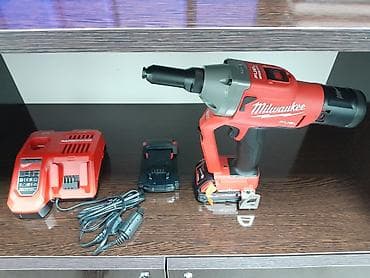 generator kreditle: Professional tikinti və sənaye işləri üçün orijinal Milwaukee M18 — 9