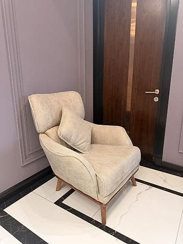 Di̇van-kravat, İşlənmiş, Bazasız