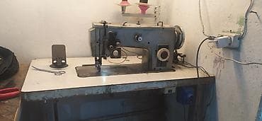 Sənaye tikiş maşını və masa komplekti - Aşağıdan dişli ötürücülü, düz