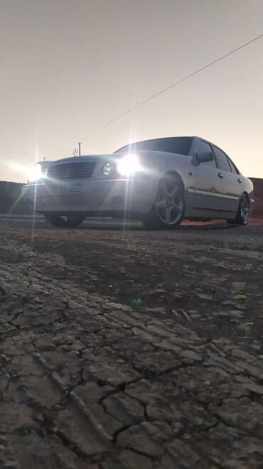 Mercedes-Benz 240: 2.4 l | 1998 il Sedan lalafo.az -da Mercedes-Benz 240: 2.4 l | 1998 il Sedan