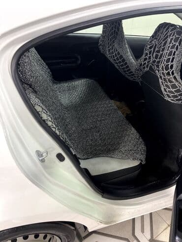 Lincoln: Toyota Aqua: 1.5 л | 2017 г — 4