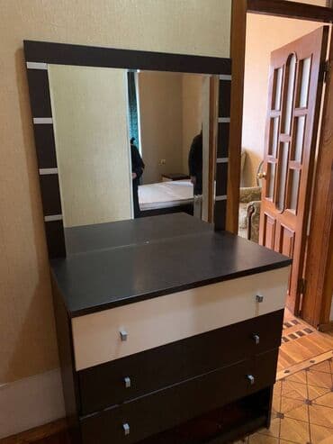 mingecevirde ucuz kiraye evler: Nərimanov metrosunnan əyaq ilə 7 dəqiqə Köhnə Məhkəməynən üzbəüz 5 — 5