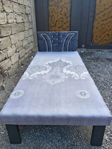 ziynət əşyaları: Təzə çarpayılar. 1 nəfərlik çarpayılar 60manat. 2 nəfərlik taxt — 5