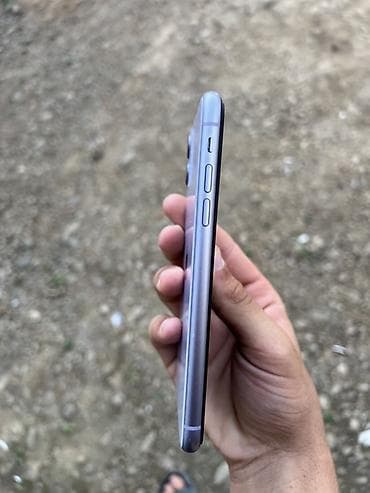 ayfon cin per page 40: IPhone 11, 128 GB, Face ID — 2