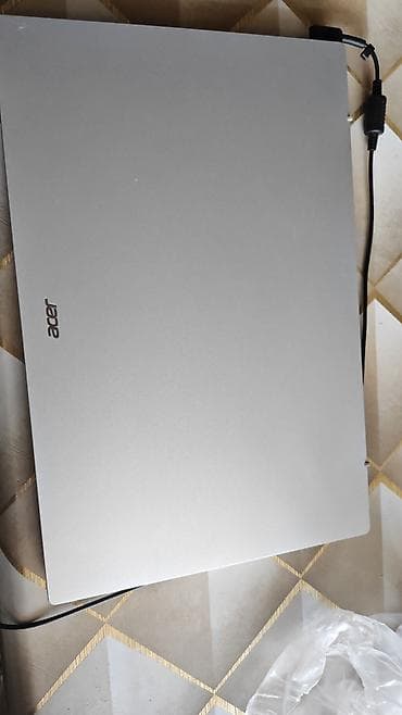 balaca notebook qiymetleri: Acer noutbuk – 15.6" Full HD (1080p) ekran, gümüşü korpus Texniki — 3