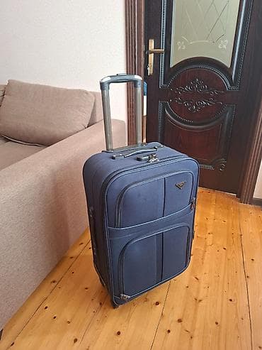 Çamadanlar: Çamadan yenidir. Böyük ölçüdür. 70 Azn satıs qiymetidir deyerinden — 2