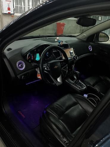 cruze 2012: Chevrolet Cruze sedan - Kuzov: 4 qapılı sedan, tünd mavi/qara rəng - — 7