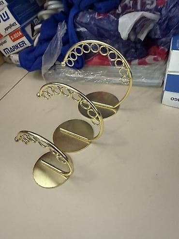 divar asilqan: Sırğa asmaq üçün - Material: parlaq qızılı rəngli metal - — 8