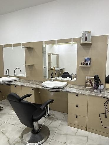 bərbər guzgu: Peşəkar bərbər mebeli və iş guşəsi komplekti - 3 iş stansiyası: hər — 6