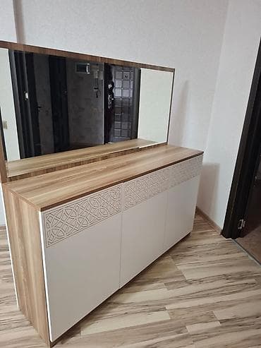 mini skaf: Ayna ilə konsol dəsti - Tərkib: Geniş divar aynası və 3 qapılı konsol — 4