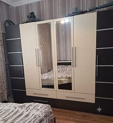 paltar dolab: Geniş iki rəngli qarderob dolabı Tam yaxşı vəziyyətdə modern dolab — 1
