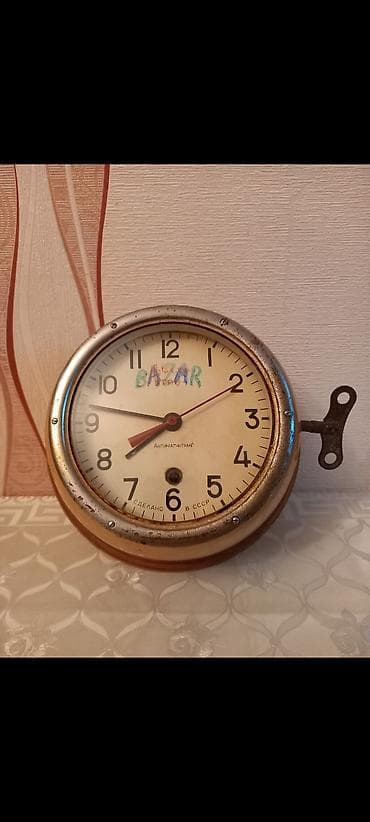 Mexaniki antik divar saati. 1961 ci il SSRI istehsali. Heftede 1 defe