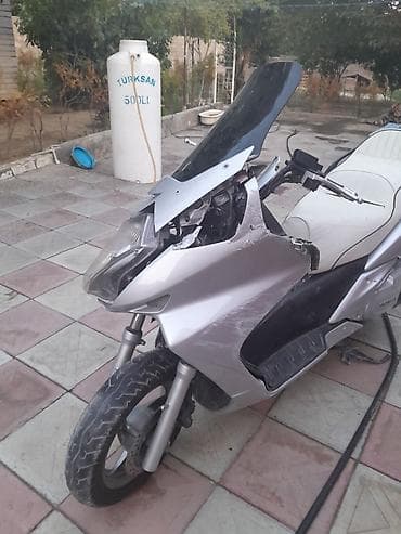 moto aranda: HONDAN SİLVERWİNG 600 CC. ÖLKƏDƏ 1 DƏNƏDİR. Texniki və xüsusiyyət — 2