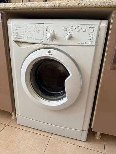 indesit paltaryuyan servis: Paltaryuyan maşın Indesit, 5 kq, İşlənmiş, Avtomat, Qurutmasız — 1