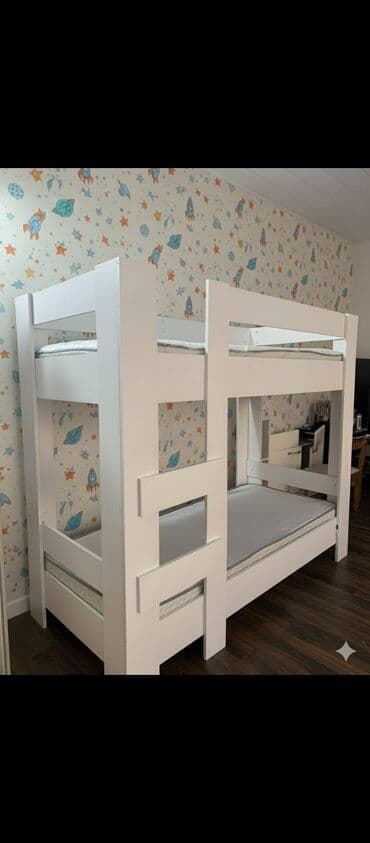 Uşaq masaları: Oğlan və qız üçün, Çarpayı, Matras ilə, Siyirməsiz, Taxta — 1