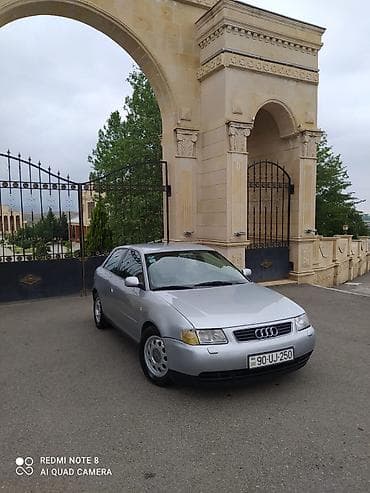 Audi A3: 1.8 l | 1997 il Hetçbek