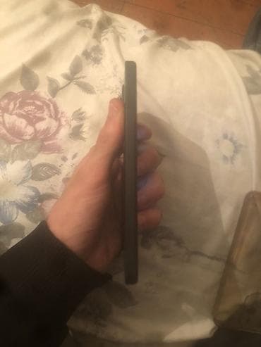 kreditle telfon: Redmi smartfon - Rəng: qara, mat arxa panel - Ekran: tam ekran ön — 2