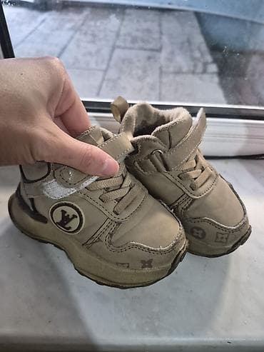 ayaggabı: Rəng - Bej Krossovkalar, Burberry, Ölçü: 22, Uniseks — 1