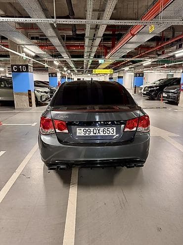 chevrolet cruze qalofka: Chevrolet Cruze sedan – tünd boz rəng, 4 qapı, AZ nömrə nişanı — 3