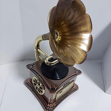 Qramafon qutusunda.yeni.cardirilma var.flescart,usb yerı var.böyuk