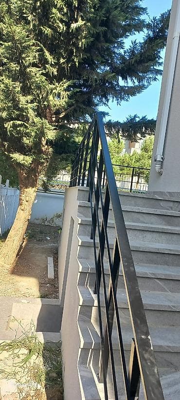 Metaldan pilləkən məhəccəri - Material: qalın divarlı polad profil -