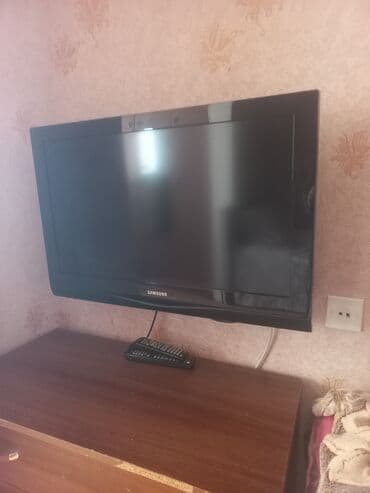 samsung 102 ekran led: Televizor Samsung LCD 80" — 2