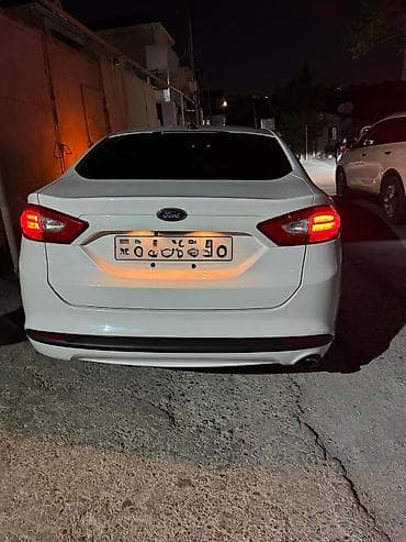 balansera kardan: Ford Fusion sedan – ağ rəng, geniş salon və iri baqaj. idiyal — 5