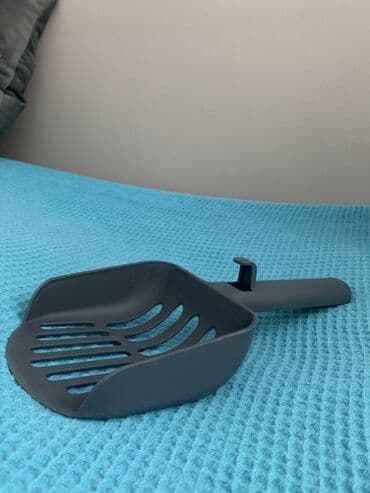 pişik qum qabı: Pişik qumu üçün nəzərdə tutulmuş bu kürək pişik qutularını təmizləmək — 2