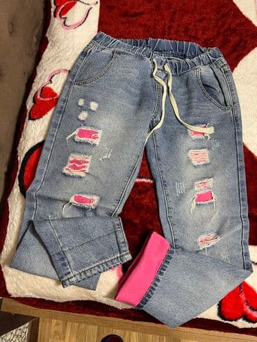 15 manata satılır. 38 40 bedene göredir. Ünvan:Hövsan