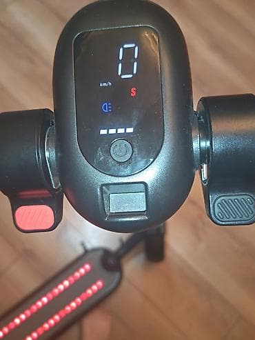 elektro samokat: Elektrikli skuter – şəhərdaxili hərəkət üçün kompakt və işıqlı model — 5