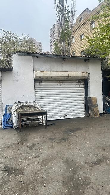 Padyomnikli qaraj Nerimanov heykeli yaxinliginda, servisde, kamera