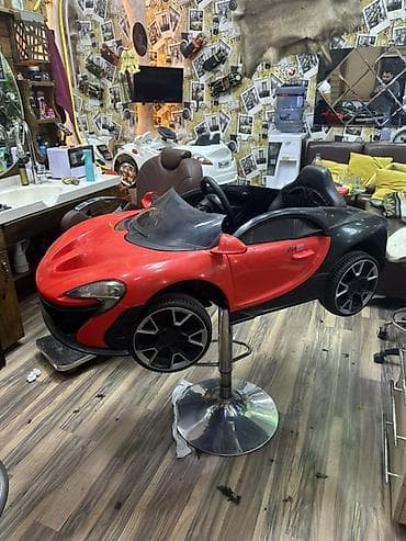 tibbi forma: Uşaq bərbər kreslosu – sport avtomobil formalı - Dizayn: Qırmızı-qara — 2