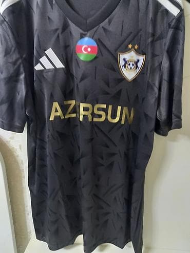 galatasaray forma satışı: Formanın ön hissəsi – Loqolar və sponsor yazıları tam ideal — 2