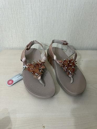 Qadın sandaleti – FitFlop markası - Model: barmaqarası (t-strap) — 2