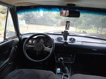 ваза стеклянная прозрачная высокая без узора: VAZ (LADA) 2106: 0.6 l | 1997 il 75000 km Sedan — 5