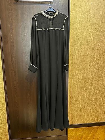 elbiseler: Qara şifon maxi don Despinodan alinib.400azn e. 200manata satilir. - — 3
