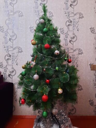 Renault: Yolka 160 sm oyuncaqla satilir.0 — 3