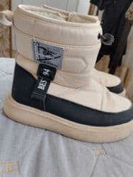 uşaq damaşnikləri: 2 defe geyinilib içi isti 34 razmer qış üçün sapaşki.Qiz üçün — 1