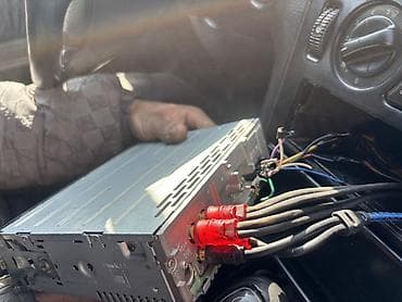 ТВ и видео: Магнитола, Sony, AUX — 1